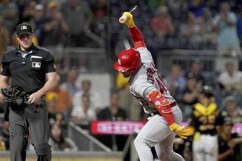 Andrew McCutchen homers as the Pirates beat the Cardinals and struggling Adam Wainwright